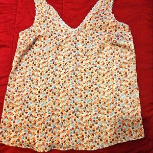 Very cute sleeveless top